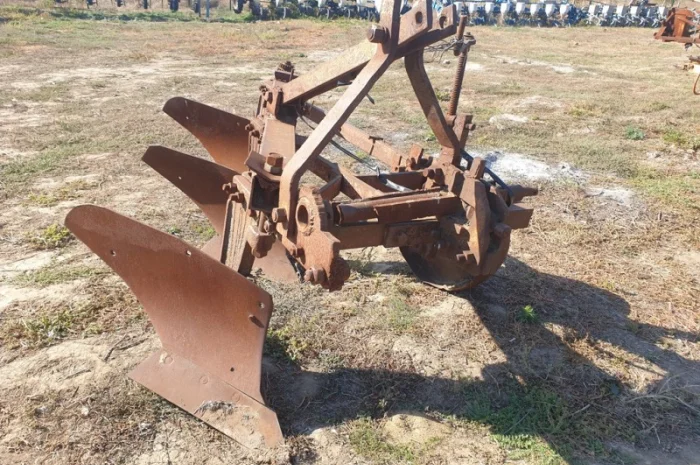 Плуг 3-х корпусный ПЛН-3, 35 б/у- фото № 1