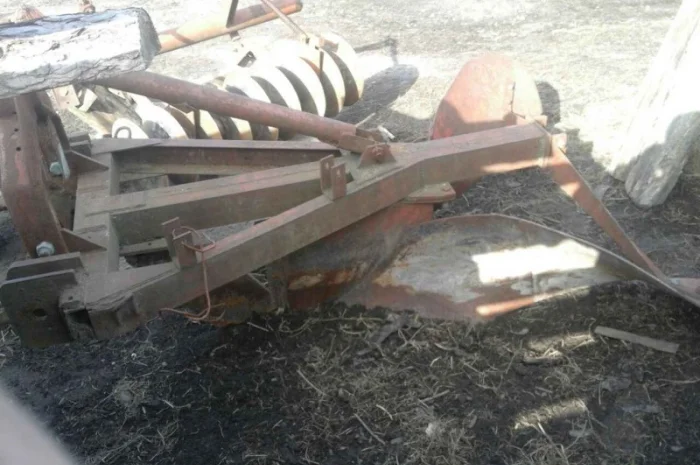 Подам плуг лесной ПЛ-1- фото № 2