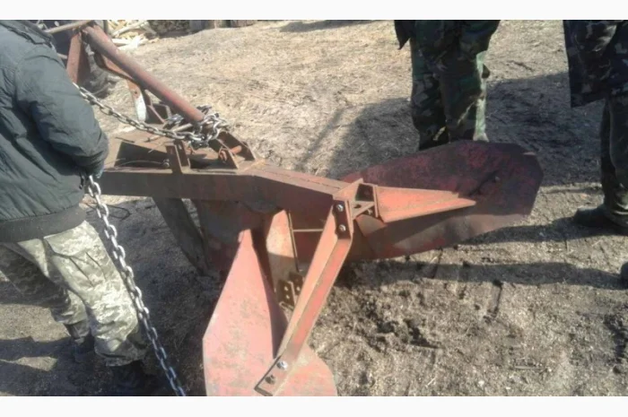 Подам плуг лесной ПЛ-1- фото № 3