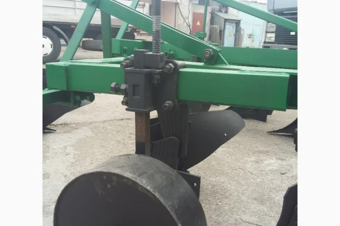 Продам плуг трехкорпусный навесной ПЛН 3-35- фото № 5