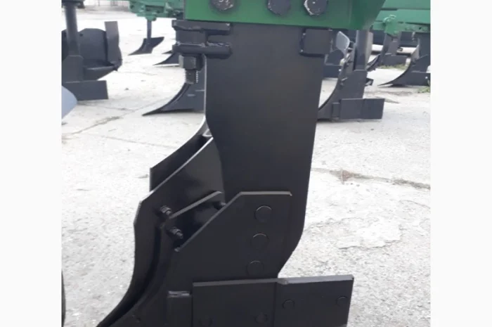 Продам плуг трехкорпусный навесной ПЛН 3-35- фото № 2