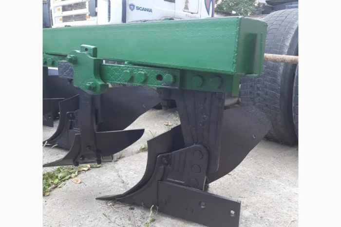 Продам плуг трехкорпусный навесной ПЛН 3-35- фото № 3