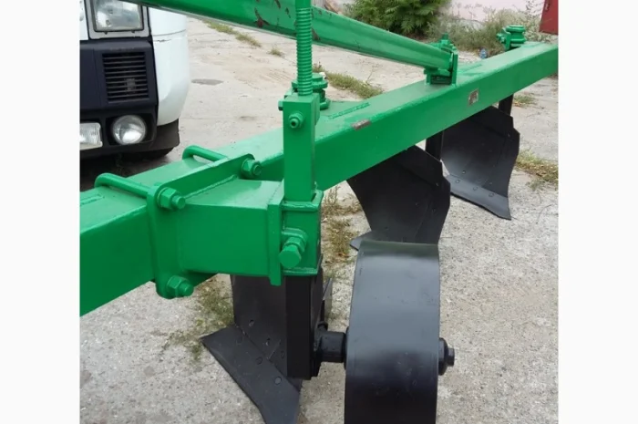 Продам плуг навесной пятикорпусный на высоких стойках ПБЛ 5-40- фото № 3