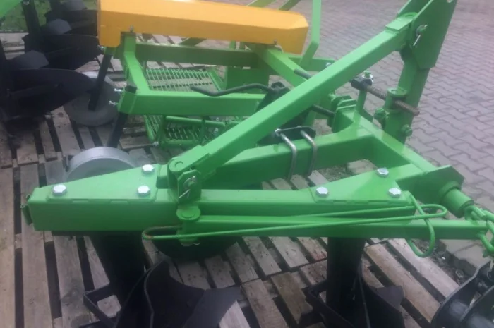 Плуг 2 3 4 5 корпусний Bomet- фото № 7