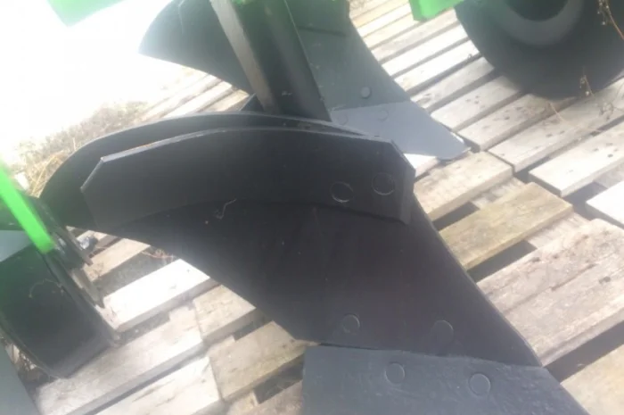 Плуг 2 3 4 5 корпусний Bomet- фото № 5