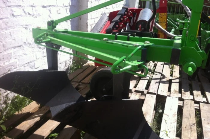 Плуг 2 3 4 5 корпусний Bomet- фото № 14