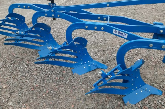 Турецький навісний ексцентричний 3-х корпусний плуг Unlu- фото № 3