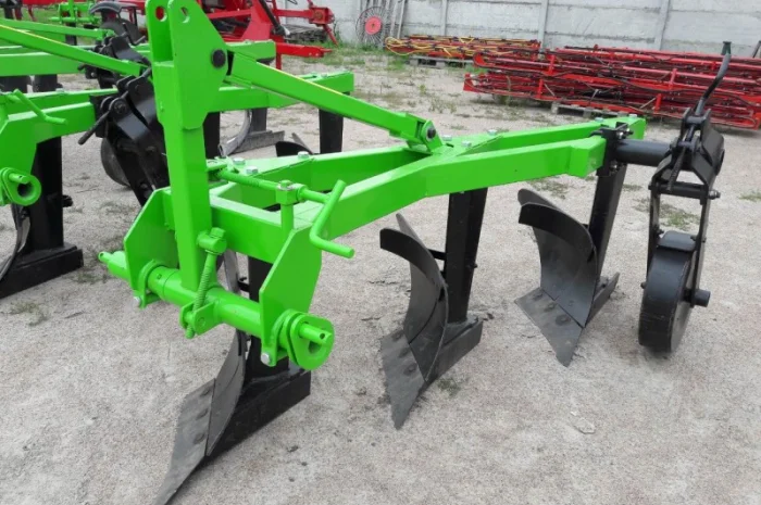Плуг классический 3/30 фирмы Bomet- фото № 3