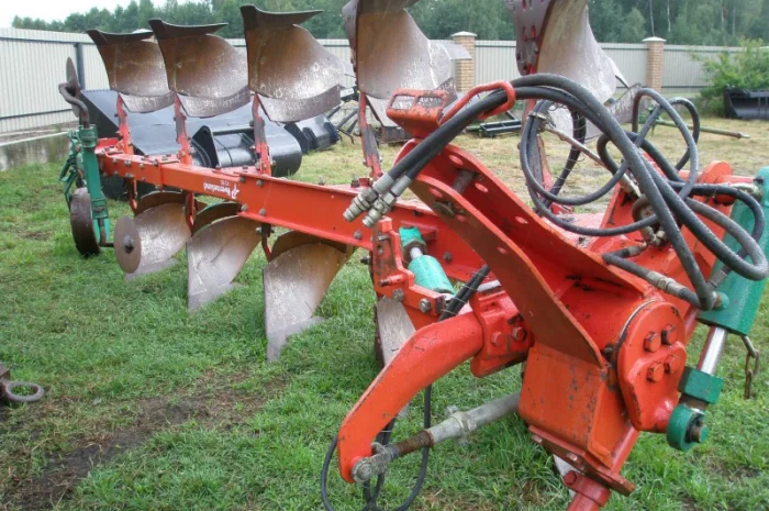 Оборотний плуг 5 корпусний Kverneland VD85- фото № 4