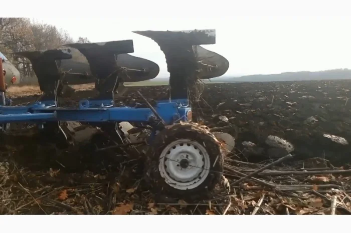 Плуг оборотный навесной ПОН-3- фото № 4