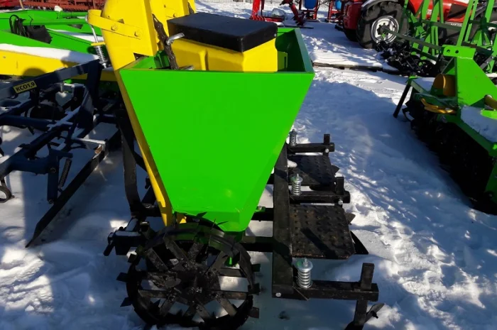 Двухрядная навесная картофелесажалка Bomet Польша- фото № 18