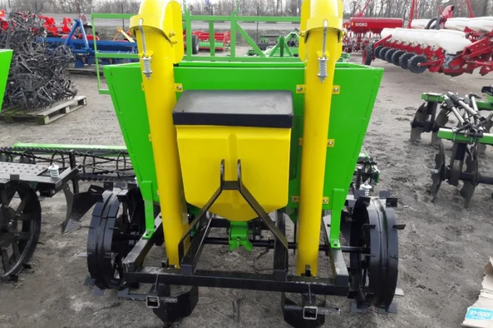 Тракторная навесная сажалка картофеля Bomet Польша- фото № 11