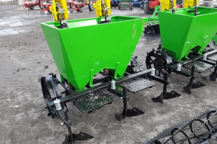 Тракторная навесная сажалка картофеля Bomet Польша- фото № 9
