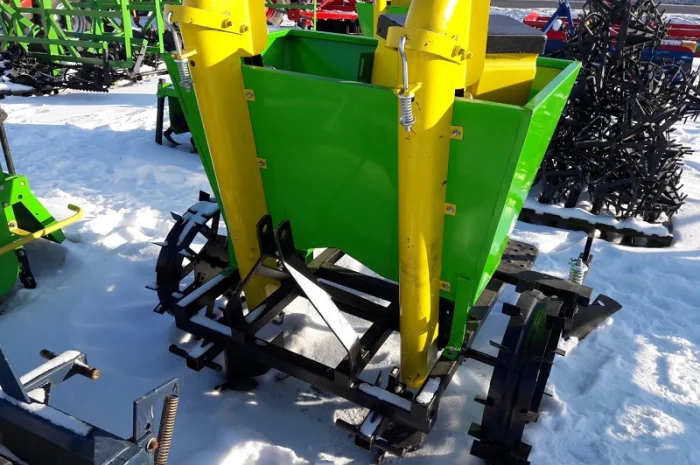 Тракторная навесная сажалка картофеля Bomet Польша- фото № 17
