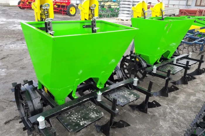 Тракторная навесная сажалка картофеля Bomet Польша- фото № 15