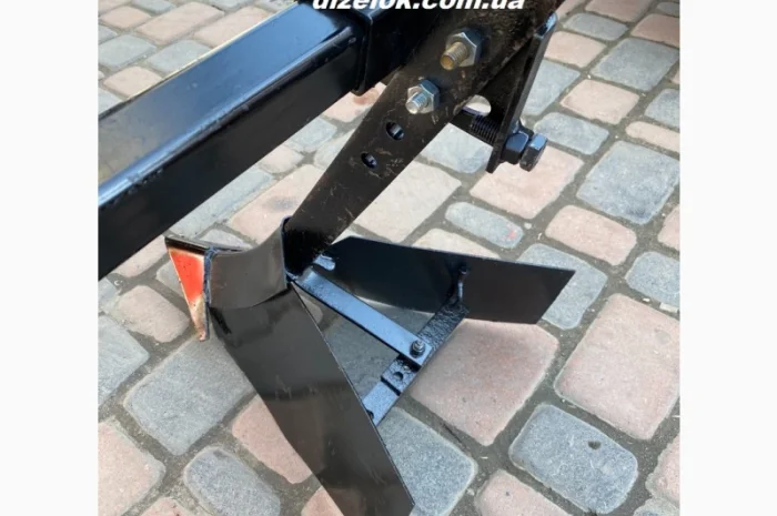 Подвійний (дворядний) стрілоподібний окучник на зчіпці- фото № 1