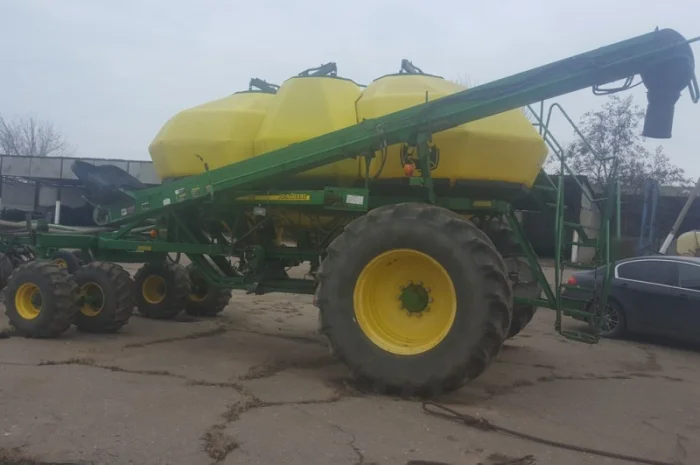 Бункер пневмоприцеп John Deere 1910 на продажу- фото № 2