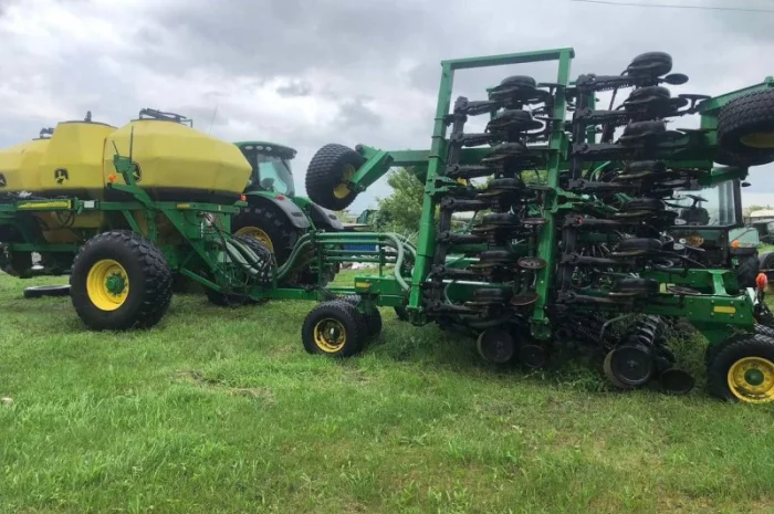 Посівний комплекс John Deere 1890 (бункер 1910)- фото № 1
