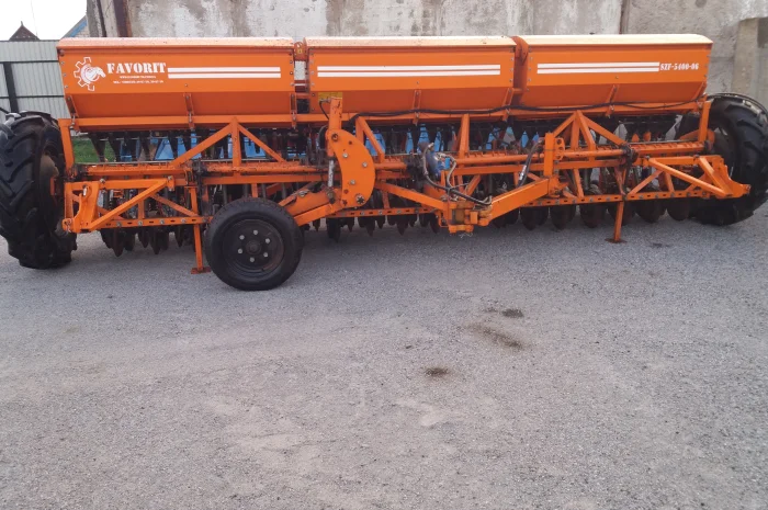 Продам Сеялка зерновая СЗФ-5400-6 V Favorit сзф-5.4 фаворит 2018 год- фото № 3