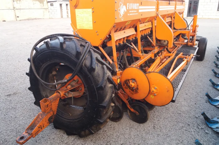 Продам Сеялка зерновая СЗФ-5400-6 V Favorit сзф-5.4 фаворит 2018 год- фото № 4