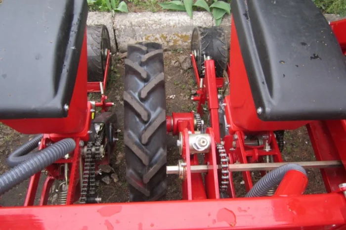 Сівалка точного висіву з міжсекційним розміщенням коліс TM DEMETRA- фото № 3