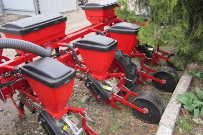 Сівалка точного висіву з міжсекційним розміщенням коліс TM DEMETRA- фото № 4