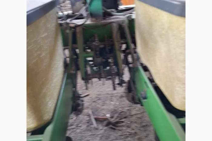 Сівалка просапна John Deere 7200/12 рядна пневма- фото № 9