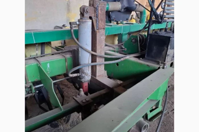 Сівалка просапна John Deere 7200/12 рядна пневма- фото № 6