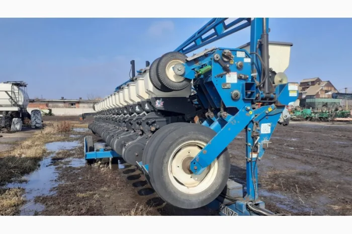 16-ти рядна Просапна сівалка Kinze 3600- фото № 1