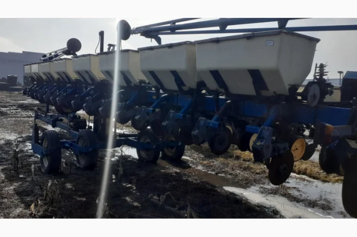 16-ти рядна Просапна сівалка Kinze 3600- фото № 2