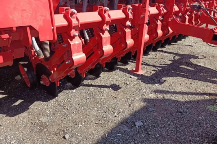 Продам сеялку зерновую Kuhn Sdm 2227/29- фото № 4