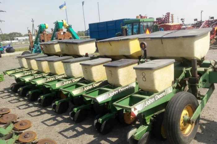 Сівалка точного висіву John Deere 7000 б/в- фото № 1