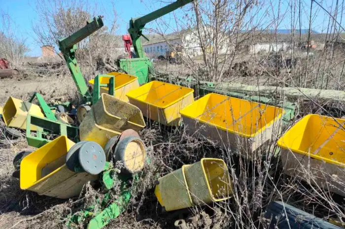 Сівалка John Deere 7000 (продаж секцій попарно). ЗАПЧАСТИНИ- фото № 1
