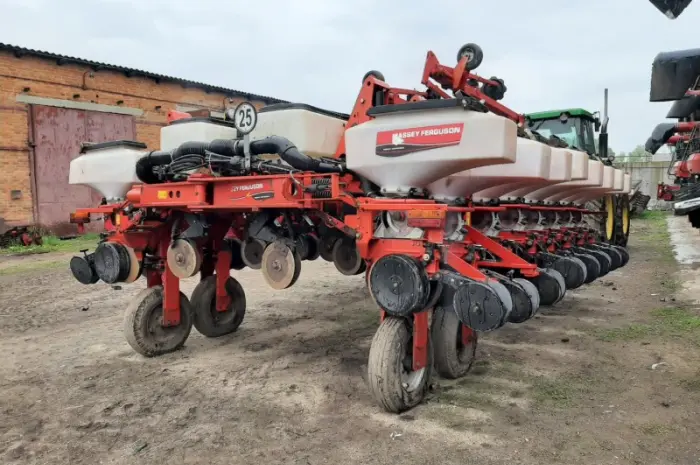 Сівалка пропашна 16-ти рядкова пневматична Massey Ferguson 555 TFF- фото № 3