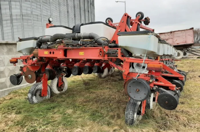 Сеялка пропашная 16-ти рядная WHITE 8180 Massey Ferguson 555- фото № 4