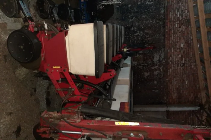 Сеялки точного высева CHALLENGER Precision Planting вакуумная- фото № 3