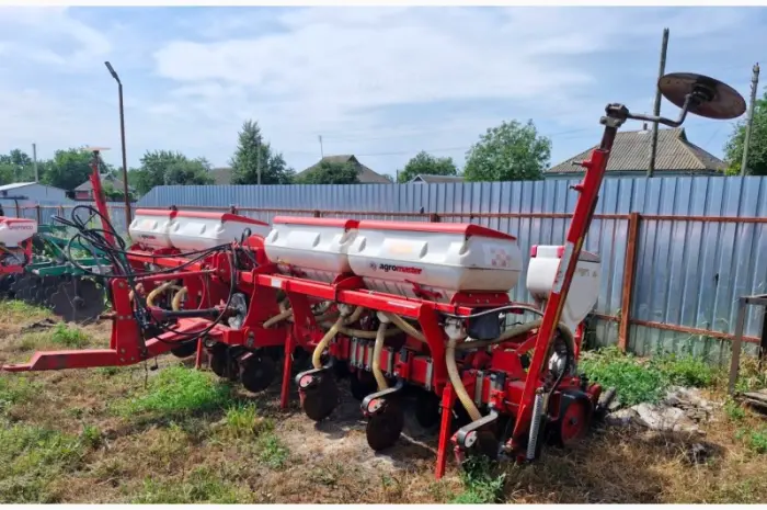 Пневматична просапна сівалка Planter D8 Agromaster дискова- фото № 1
