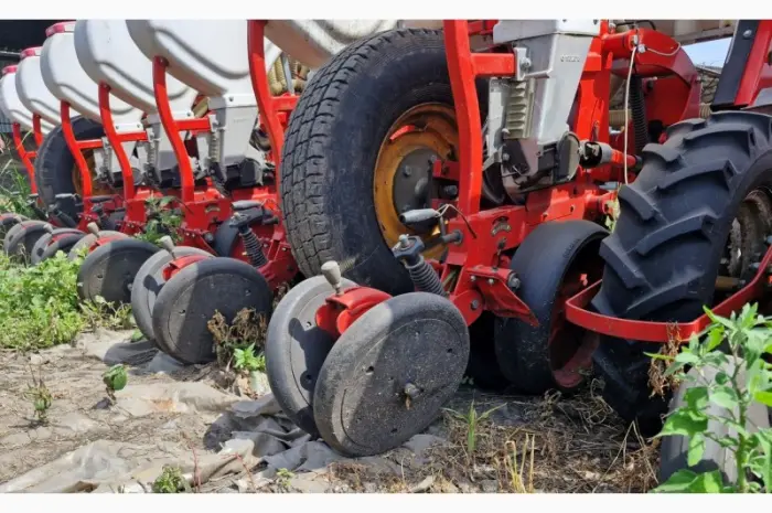 Пневматична просапна сівалка Planter D8 Agromaster дискова- фото № 9