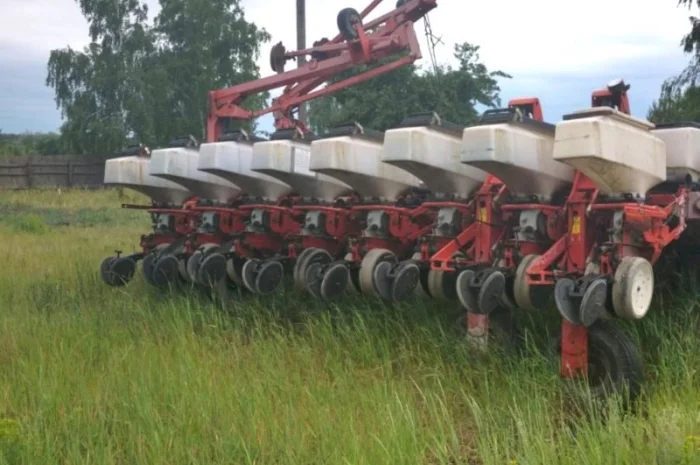 Сеялка пропашная 16-ти рядная пневматическая Massey Ferguson 555 TFF- фото № 4