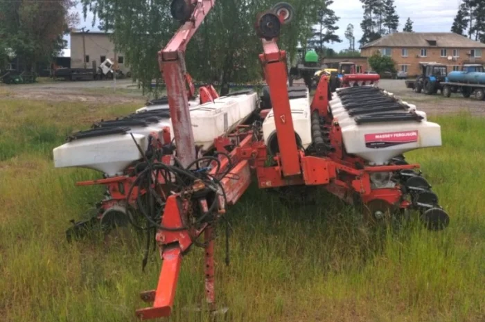 Сеялка пропашная 16-ти рядная пневматическая Massey Ferguson 555 TFF- фото № 2