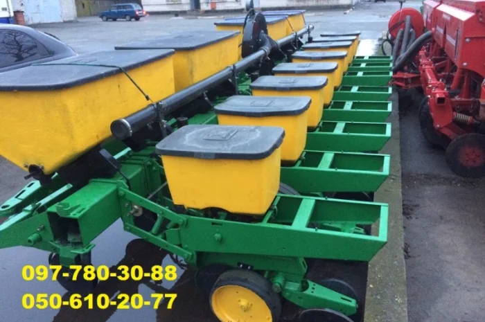 Сеялка пропашная пневматическая JohnDeere 7000- фото № 3