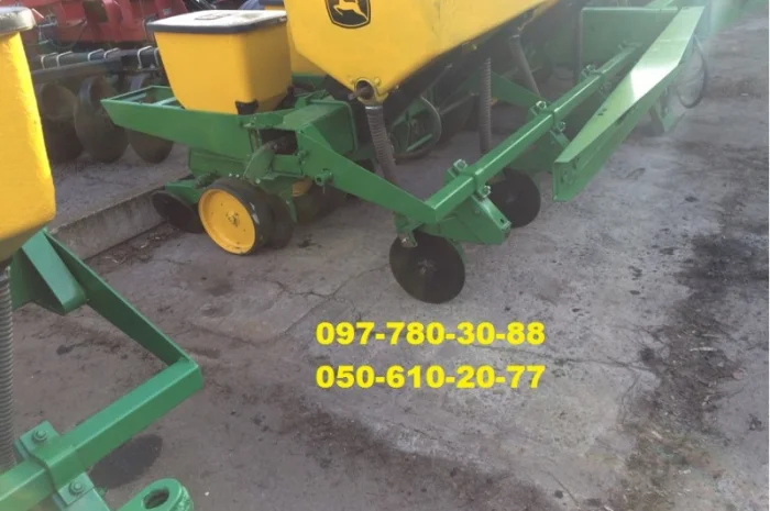 Сеялка пропашная механическая John Deere 7000 (Б/У)- фото № 1