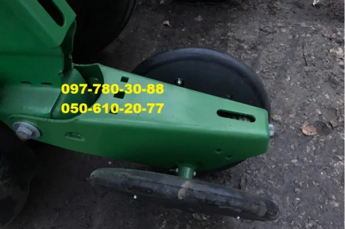 Сеялка пропашная механическая John Deere 7000 (Б/У)- фото № 4