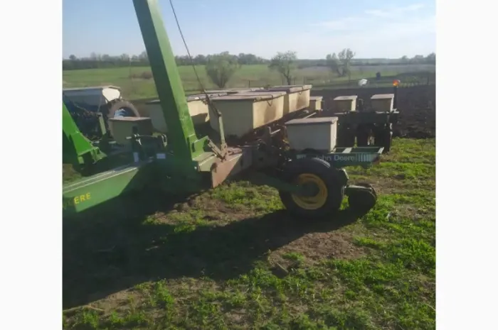 Сівалка просапна механічна John Deere 7000, 8-ряд, (Б/У)- фото № 3