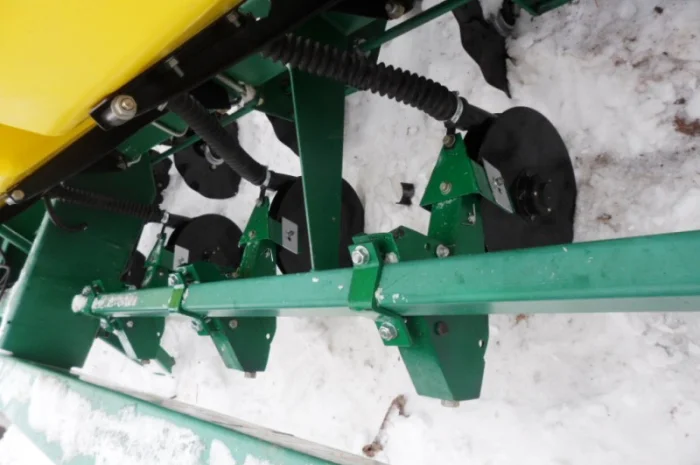 Сеялка точного высева механическая Джон Дир 7000- фото № 6