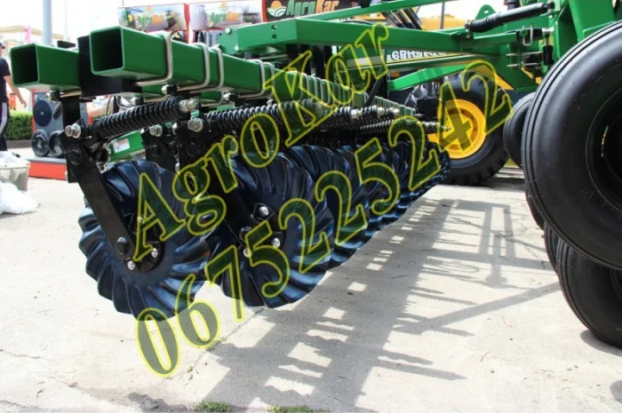 Зерновая сеялка Great Plains 4, 5 метра- фото № 1