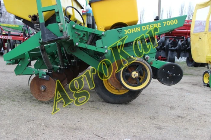 Продам сеялку John Deere 7000 8 рядов- фото № 2