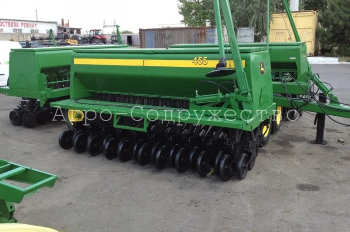 Сеялка зерновая John Deere 455 (9, 1 м, удобрения)- фото № 3
