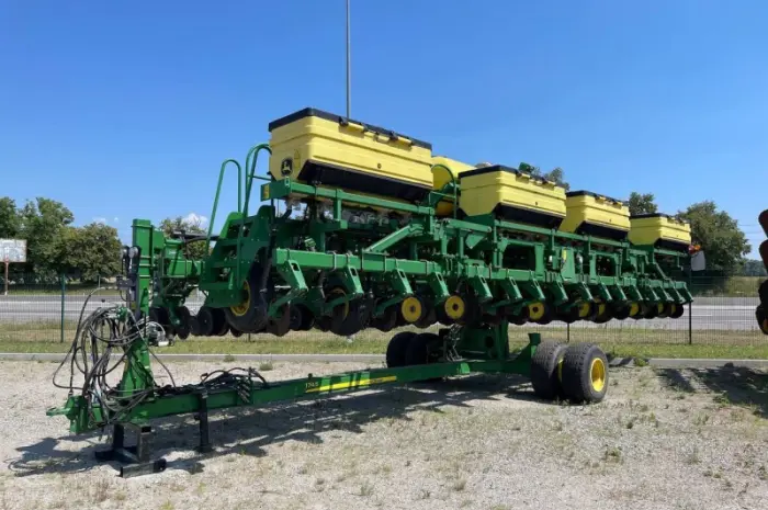 Сівалка точного висіву John Deere 1745- фото № 1