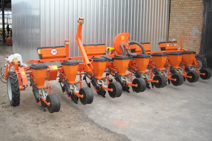 Универсальная пневматическая сеялка УПС-6 (Весна-6)- фото № 1